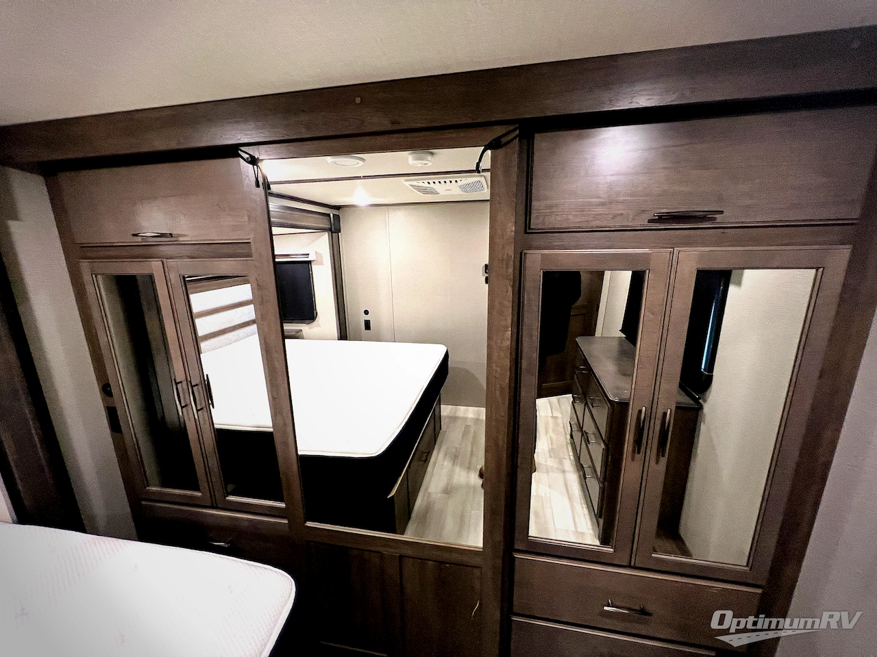 2022 Grand Design Solitude 378MBS Photo 49