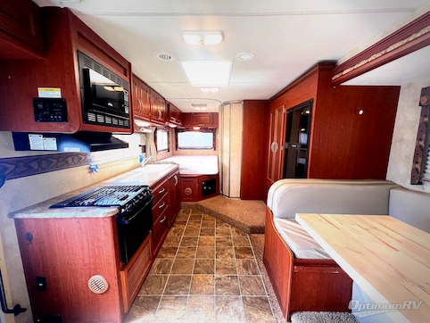 2011 Four Winds Four Winds 25C RV Photo 4