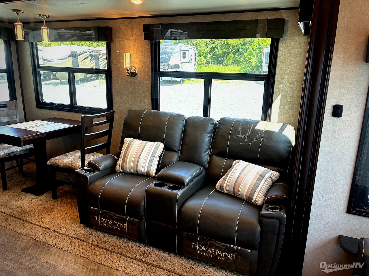 2019 Jayco North Point 377RLBH Photo 9