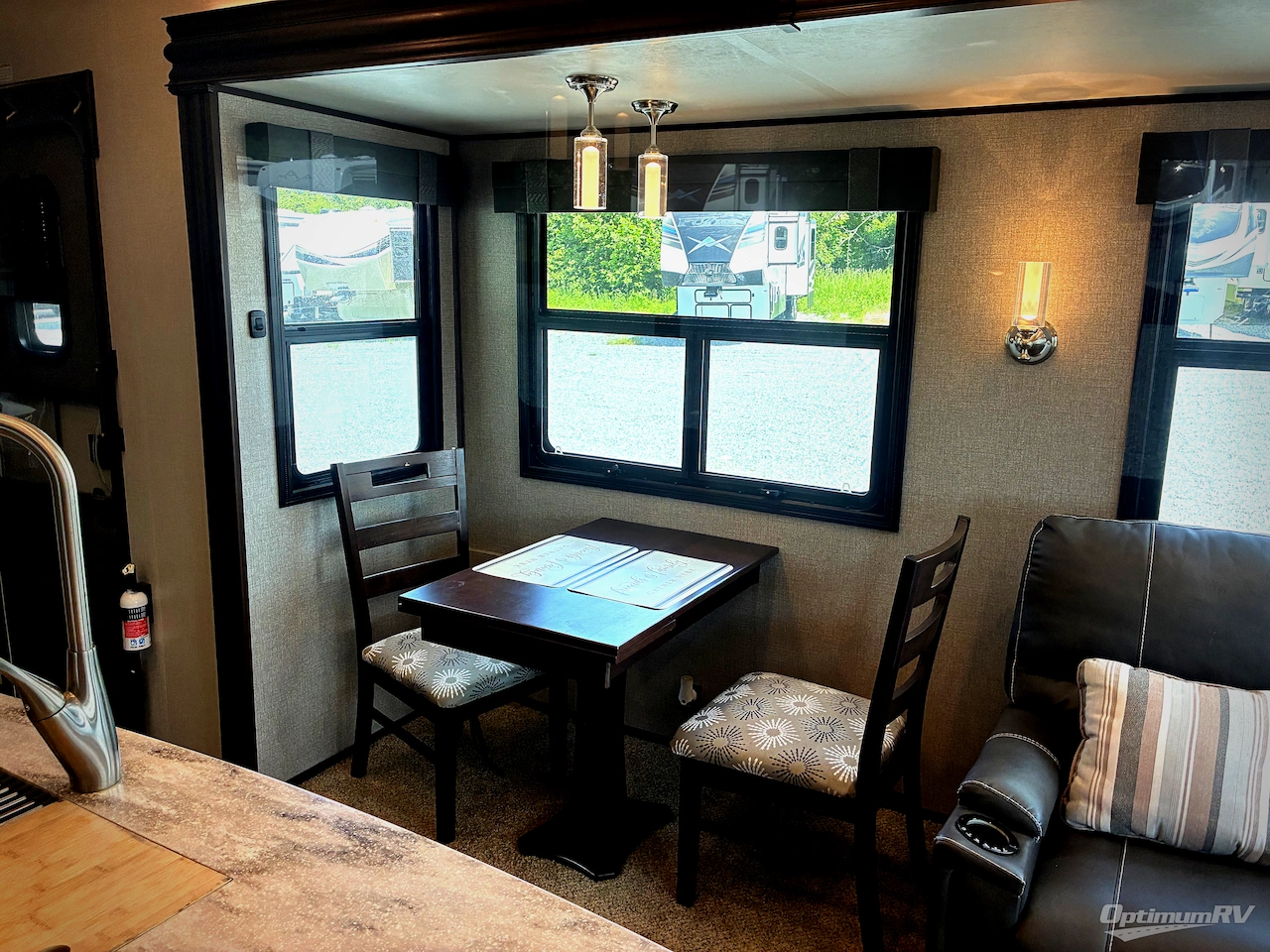 2019 Jayco North Point 377RLBH Photo 10