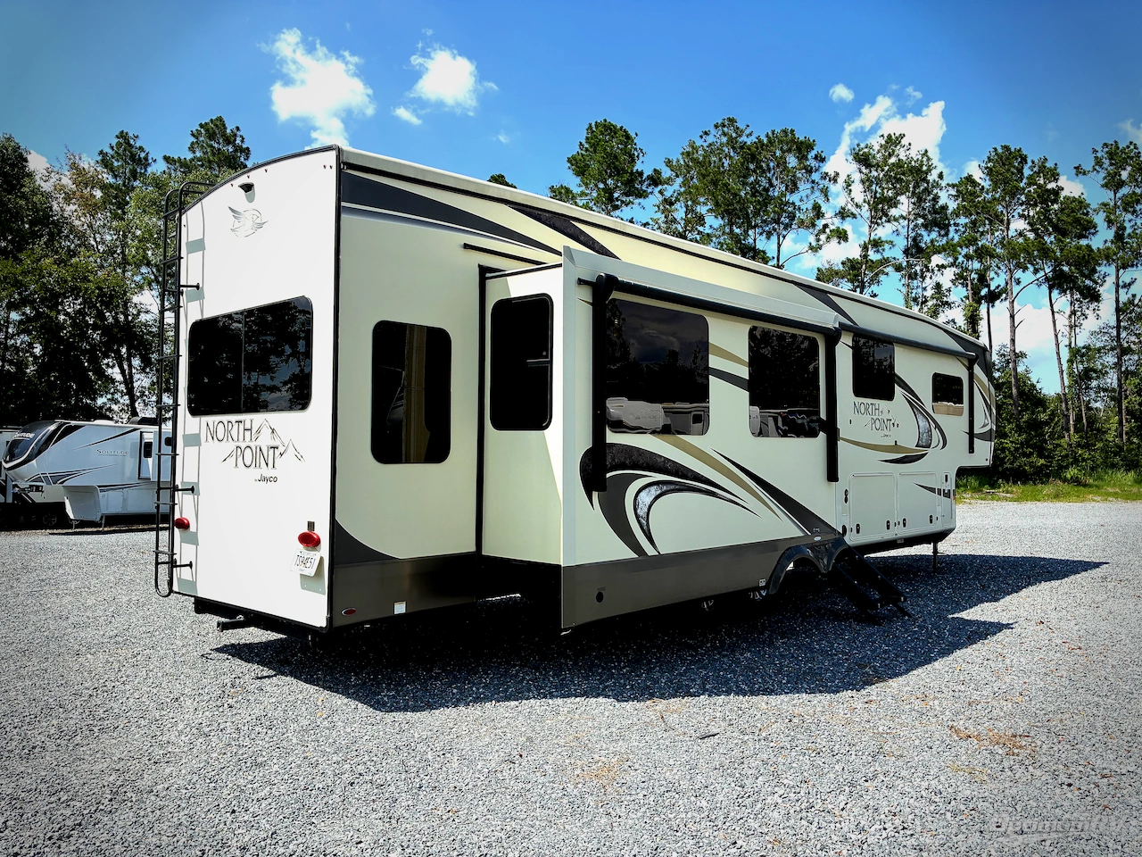 2019 Jayco North Point 377RLBH Photo 2