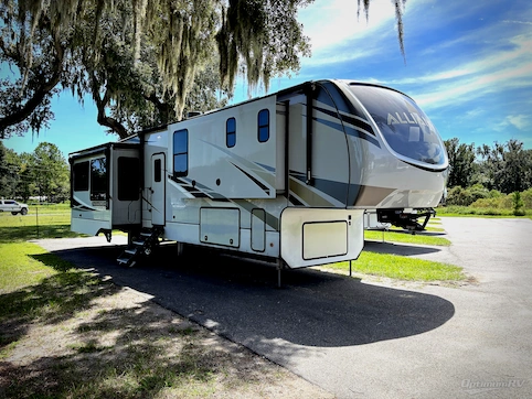 Used 2021 Alliance Paradigm 370FB Featured Photo
