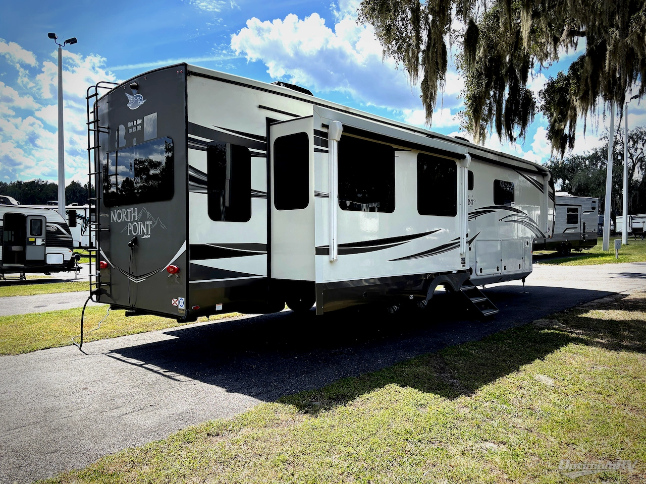 2021 Jayco North Point 387FBTS Photo 2