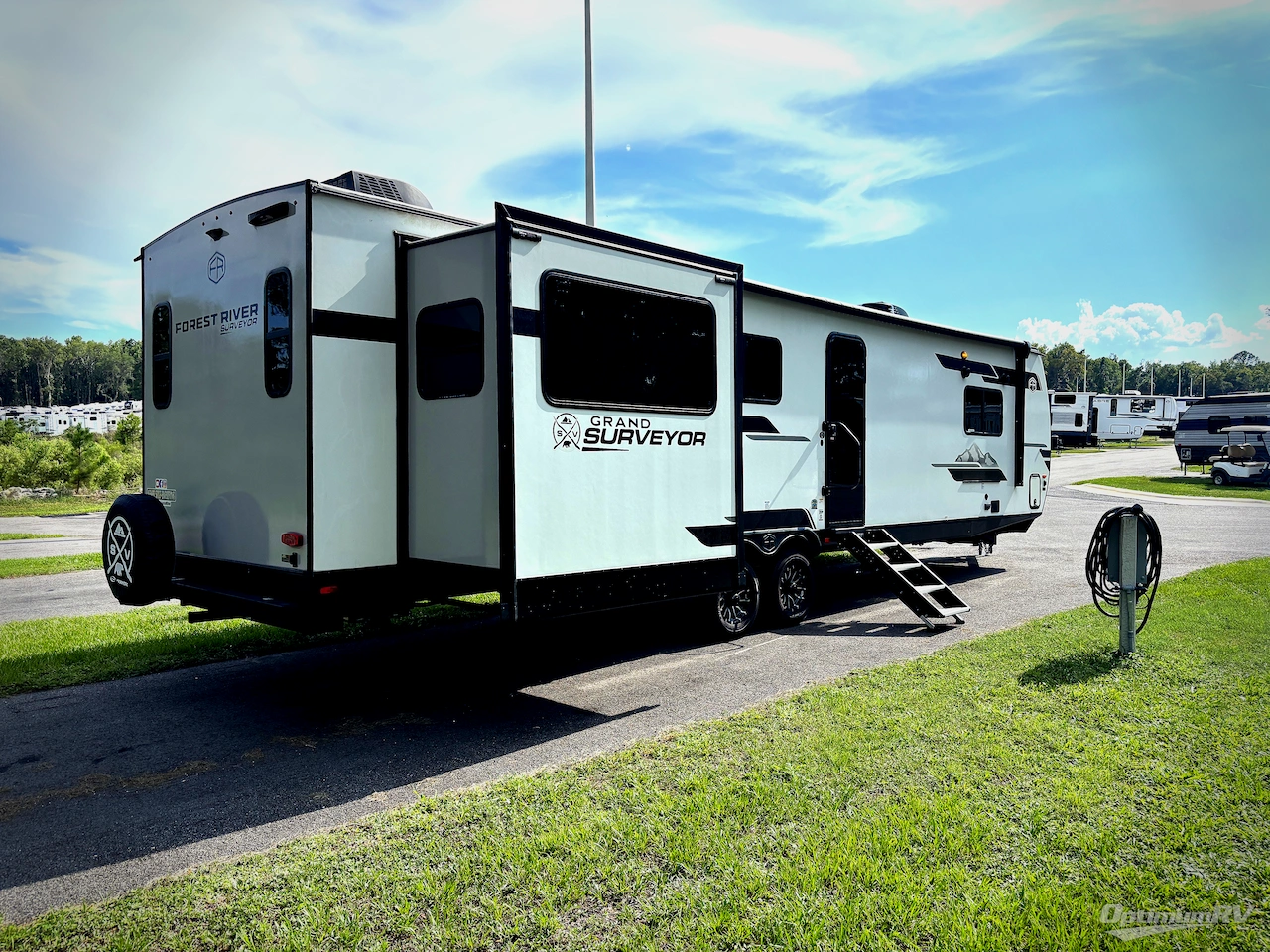 2025 Forest River Grand Surveyor 302RDBS Photo 2