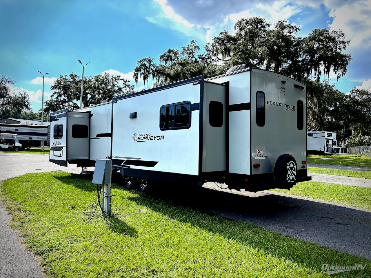 2025 Forest River Grand Surveyor 302RDBS Photo 3