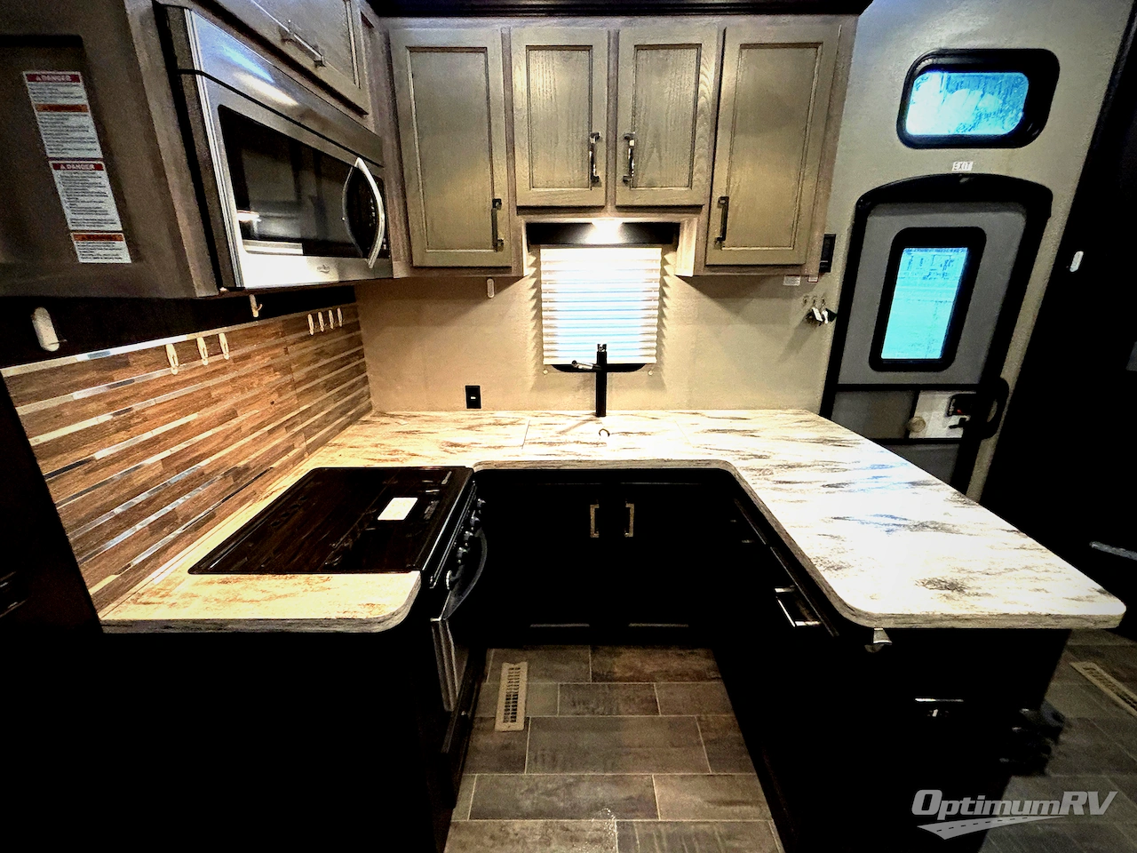 2018 Keystone Fuzion 369 Photo 12