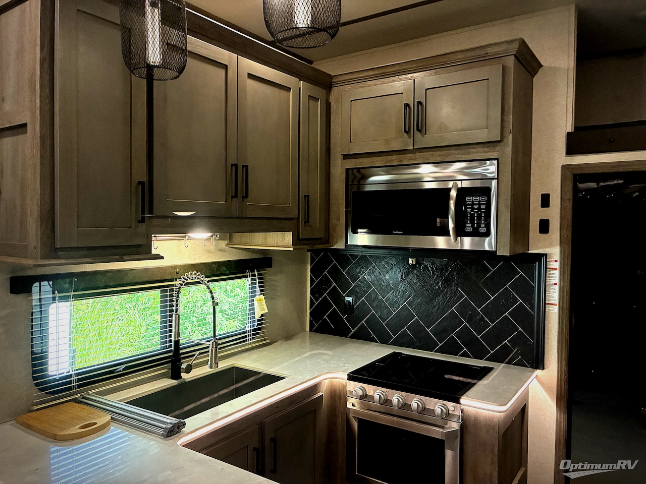 2020 Keystone Raptor 423 Photo 17
