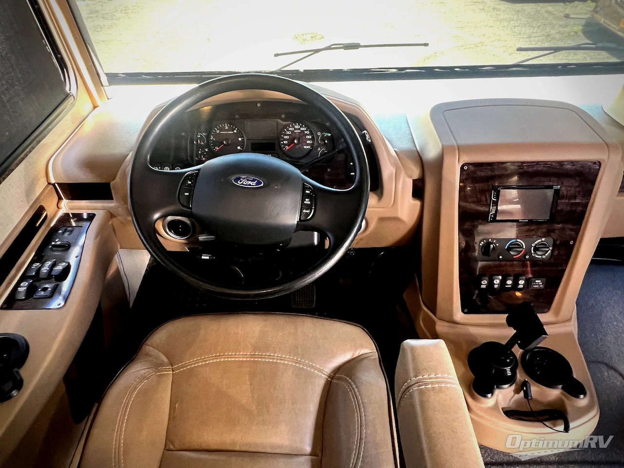 2018 Forest River Georgetown XL 369DS Photo 9