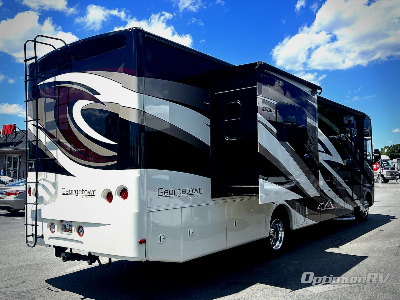 2018 Forest River Georgetown XL 369DS Photo 2