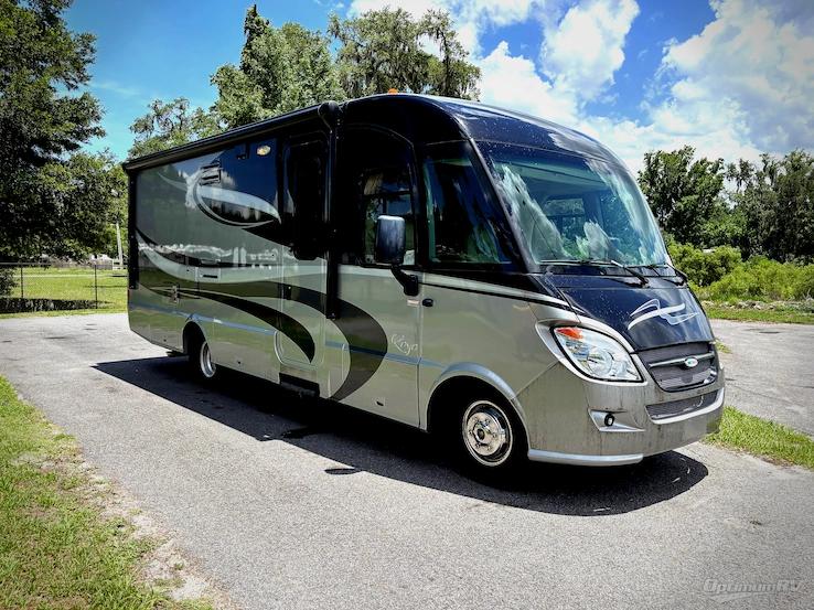 2010 Itasca Reyo 25R RV Photo 1