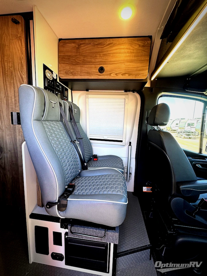 2023 Tiffin GH1 GH1 Photo 9