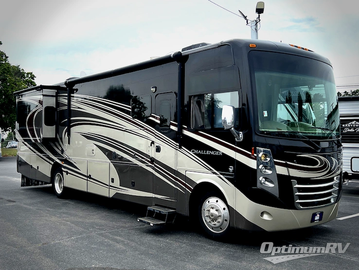 2015 Thor Challenger 37LX RV Photo 1