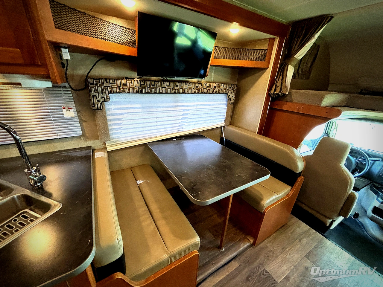 2019 Winnebago Spirit 31G Photo 13