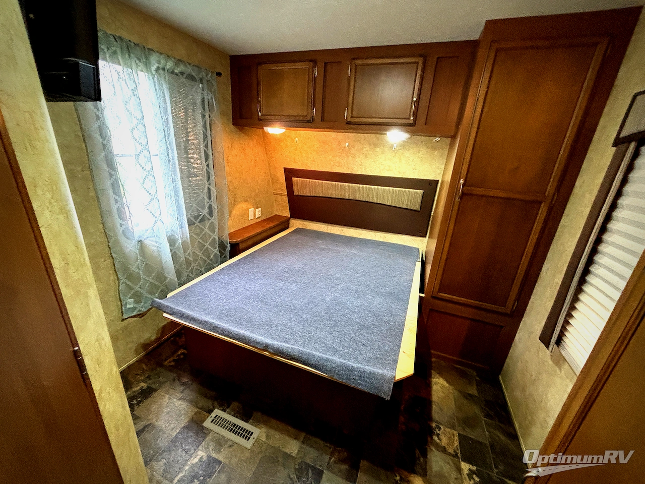 2012 Starcraft Autumn Ridge 305RKS Photo 8