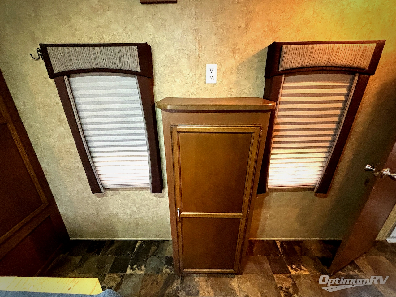 2012 Starcraft Autumn Ridge 305RKS Photo 10