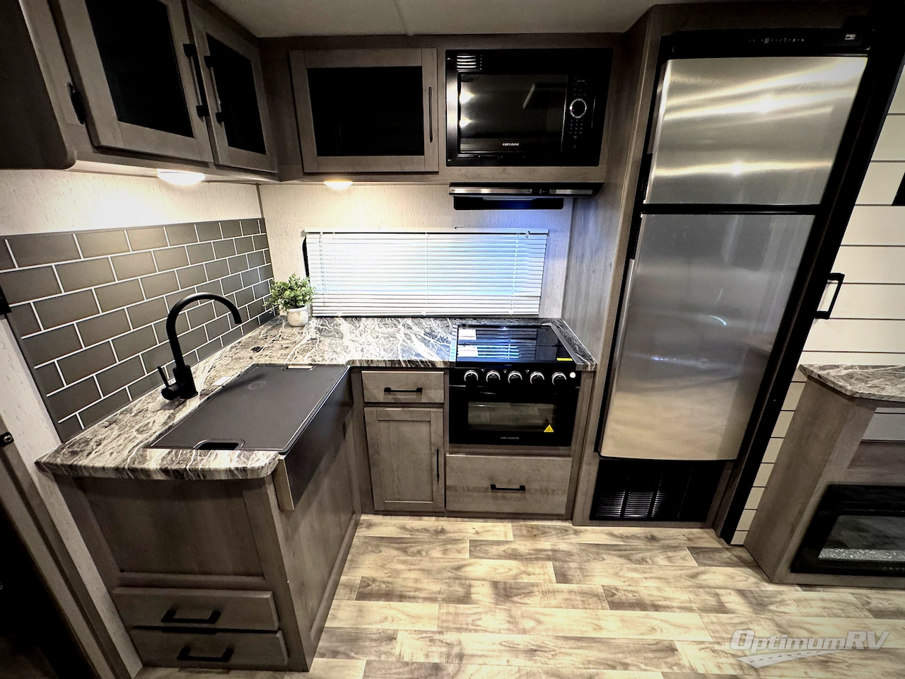 2022 Dutchmen Kodiak Ultra-Lite 261RBSL Photo 6