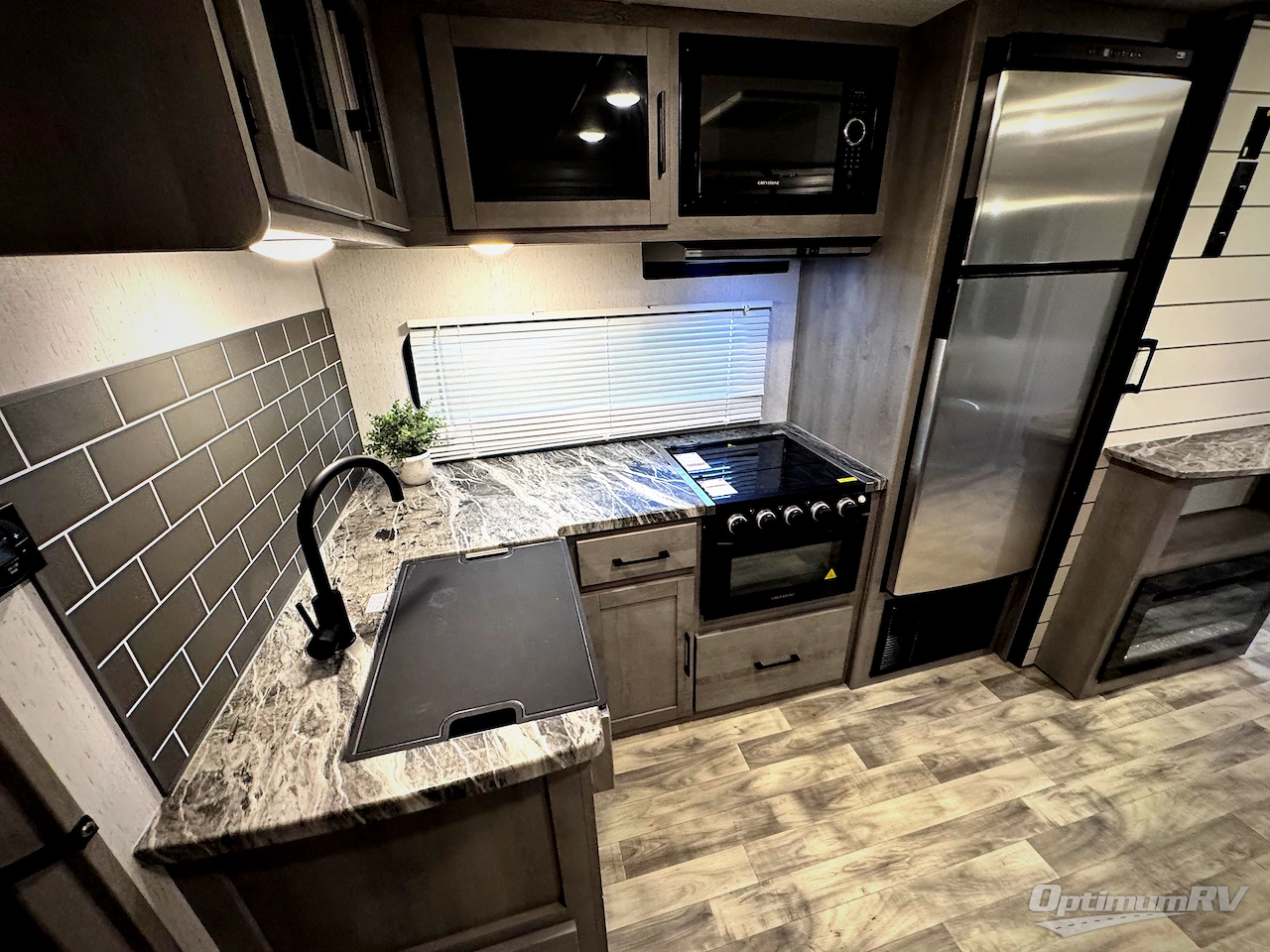 2022 Dutchmen Kodiak Ultra-Lite 261RBSL Photo 8