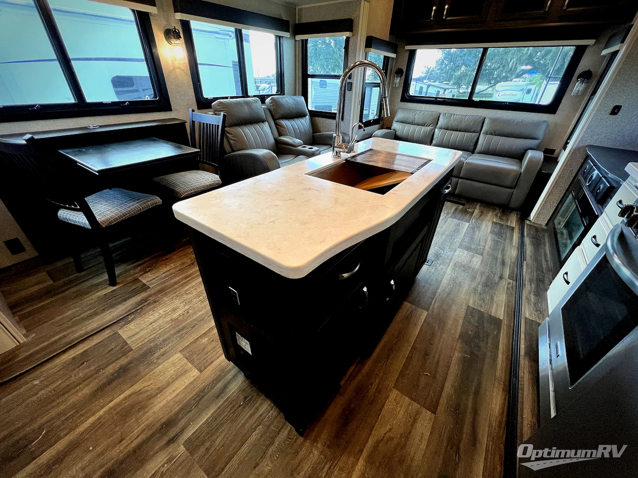 2022 Jayco North Point 310RLTS Photo 11