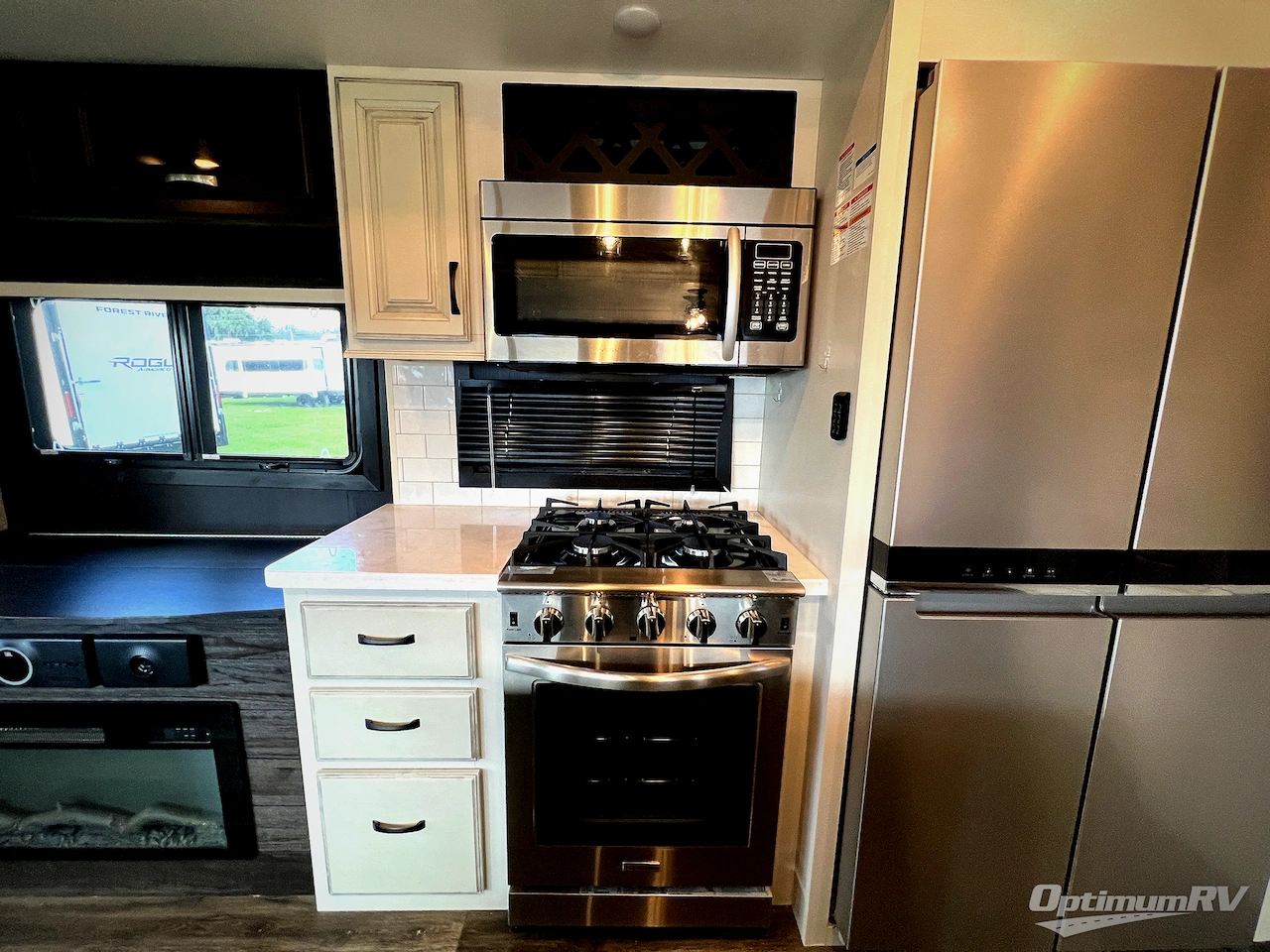 2022 Jayco North Point 310RLTS Photo 12