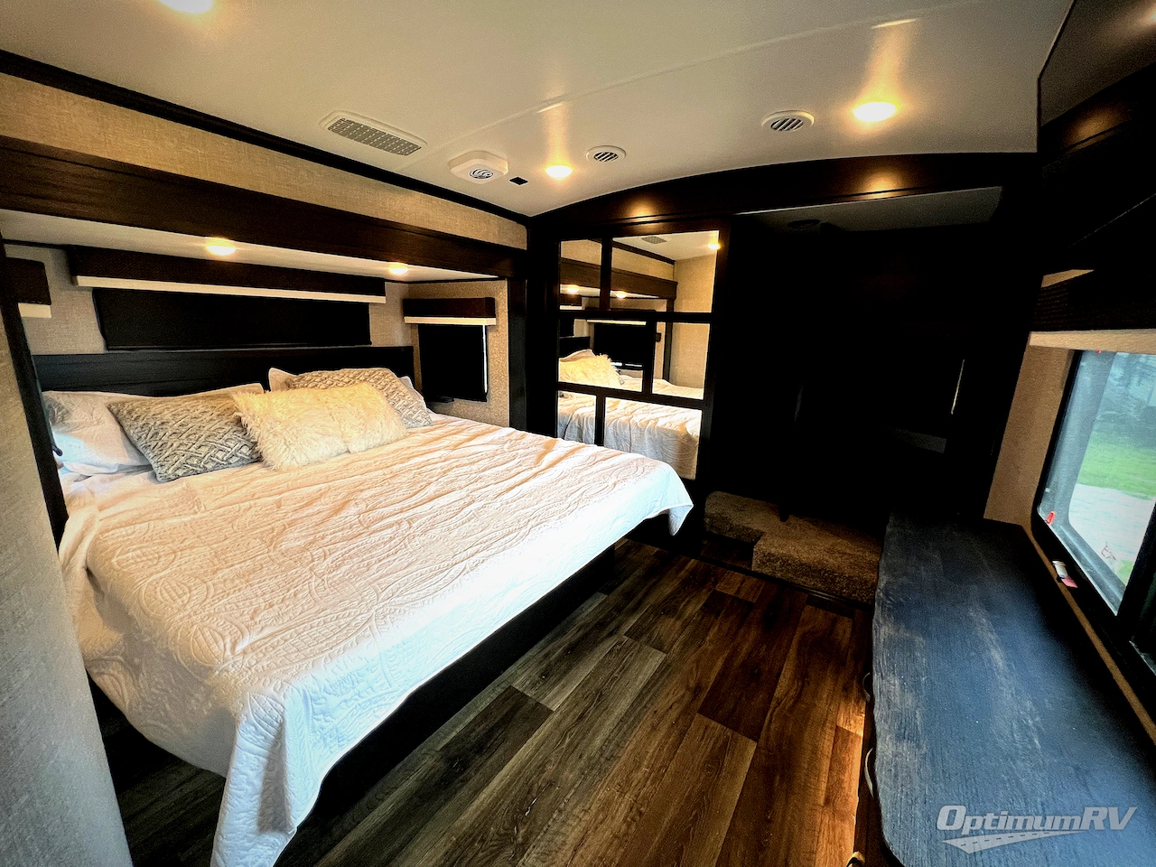2022 Jayco North Point 310RLTS Photo 15