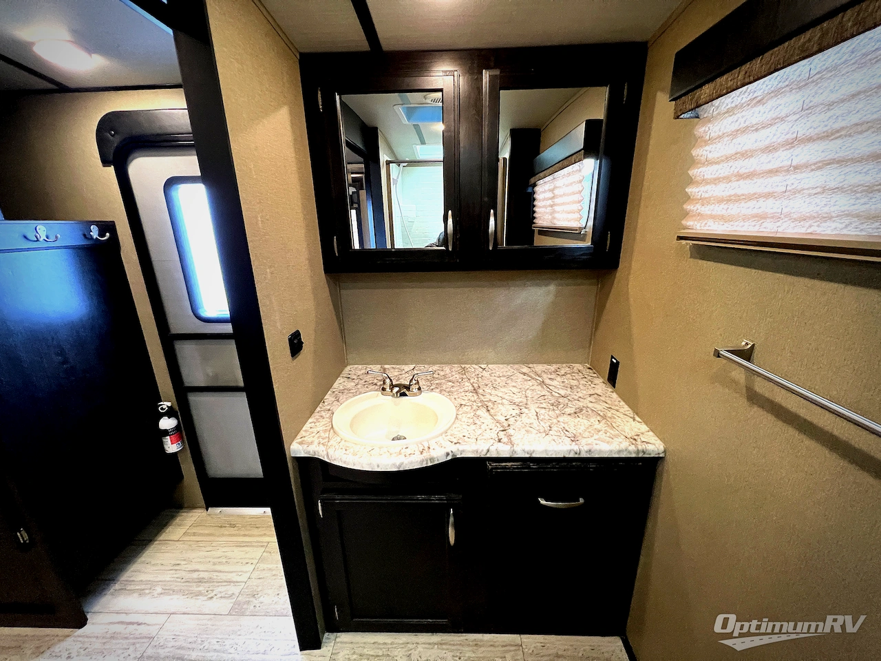 2019 Grand Design Imagine 2150RB Photo 23