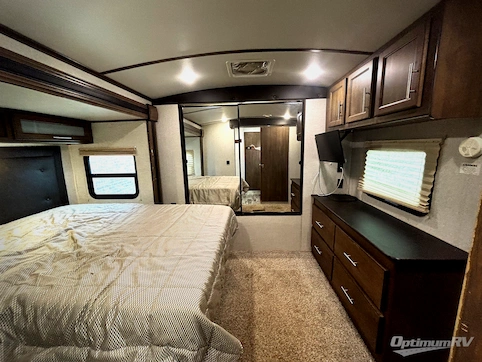 2018 Keystone Cougar Half-Ton Series 29RLDWE RV Photo 3