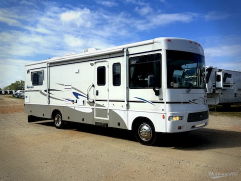 Used 2004 Winnebago Sightseer 30B Featured Photo