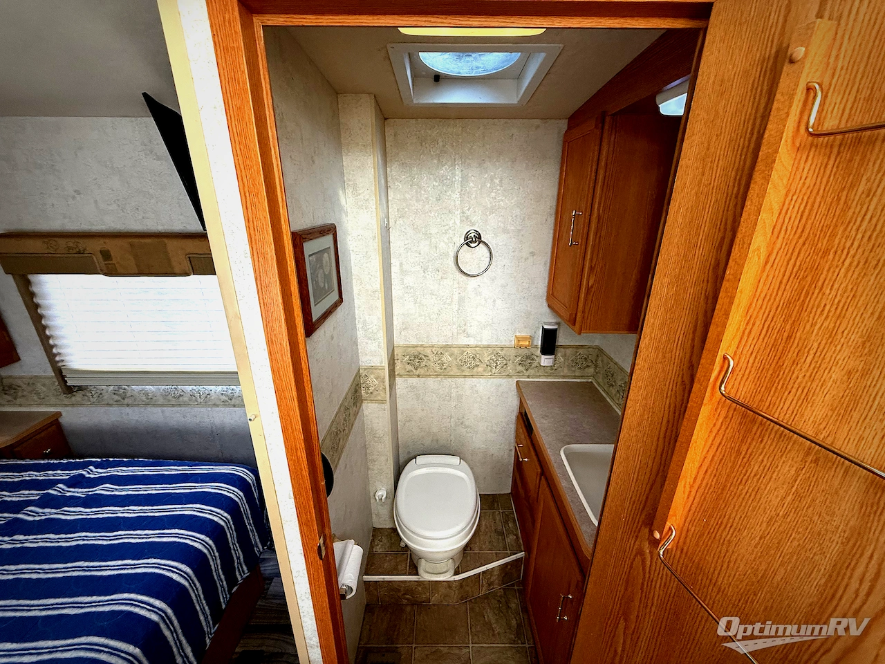 2004 Winnebago Sightseer 30B Photo 22