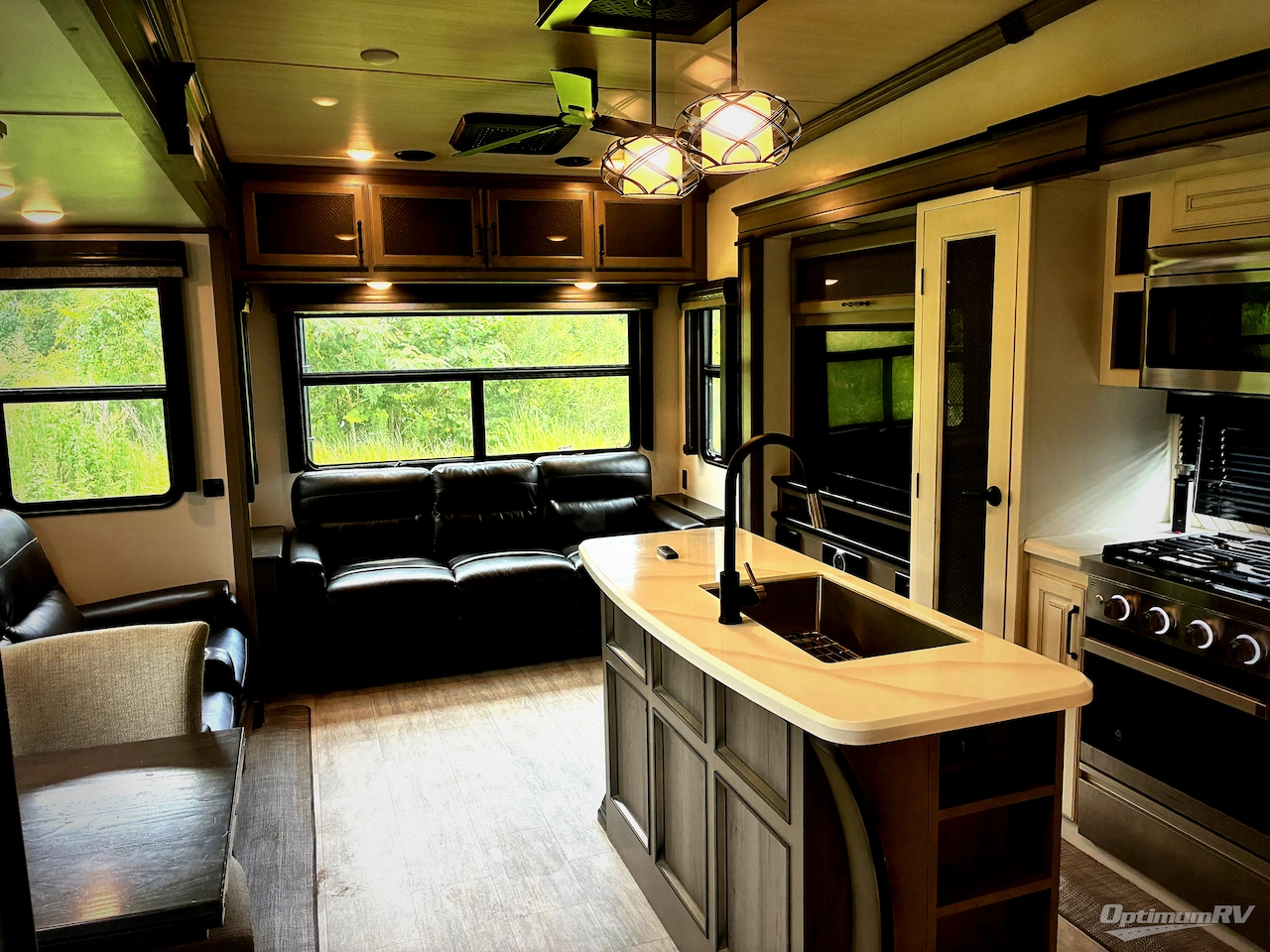 2023 Keystone Montana 3857BR Photo 5
