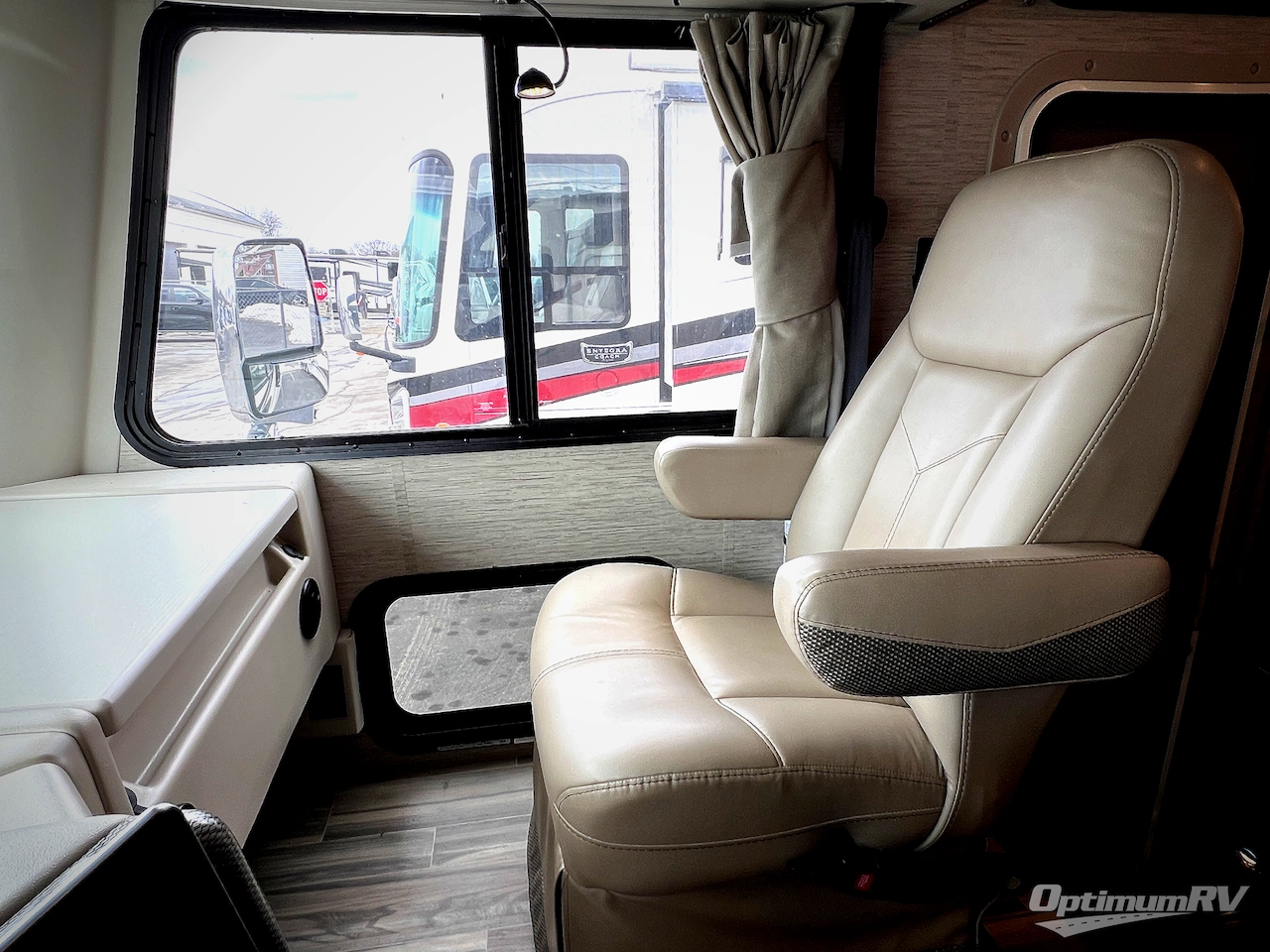 2022 Thor ACE 30.3 Photo 4