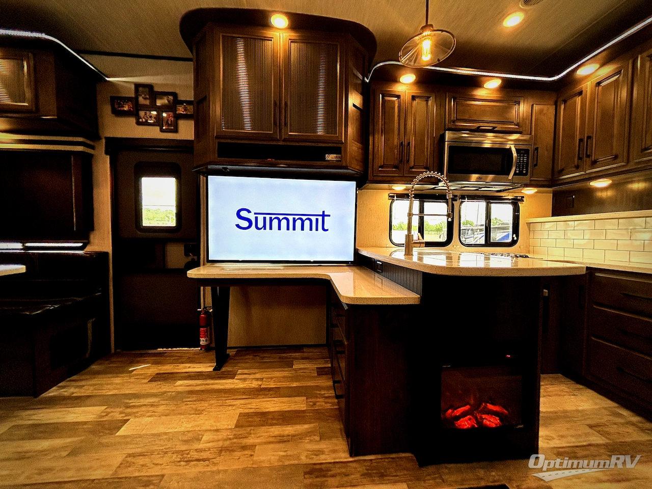 2019 Heartland Cyclone 4101KING Photo 10