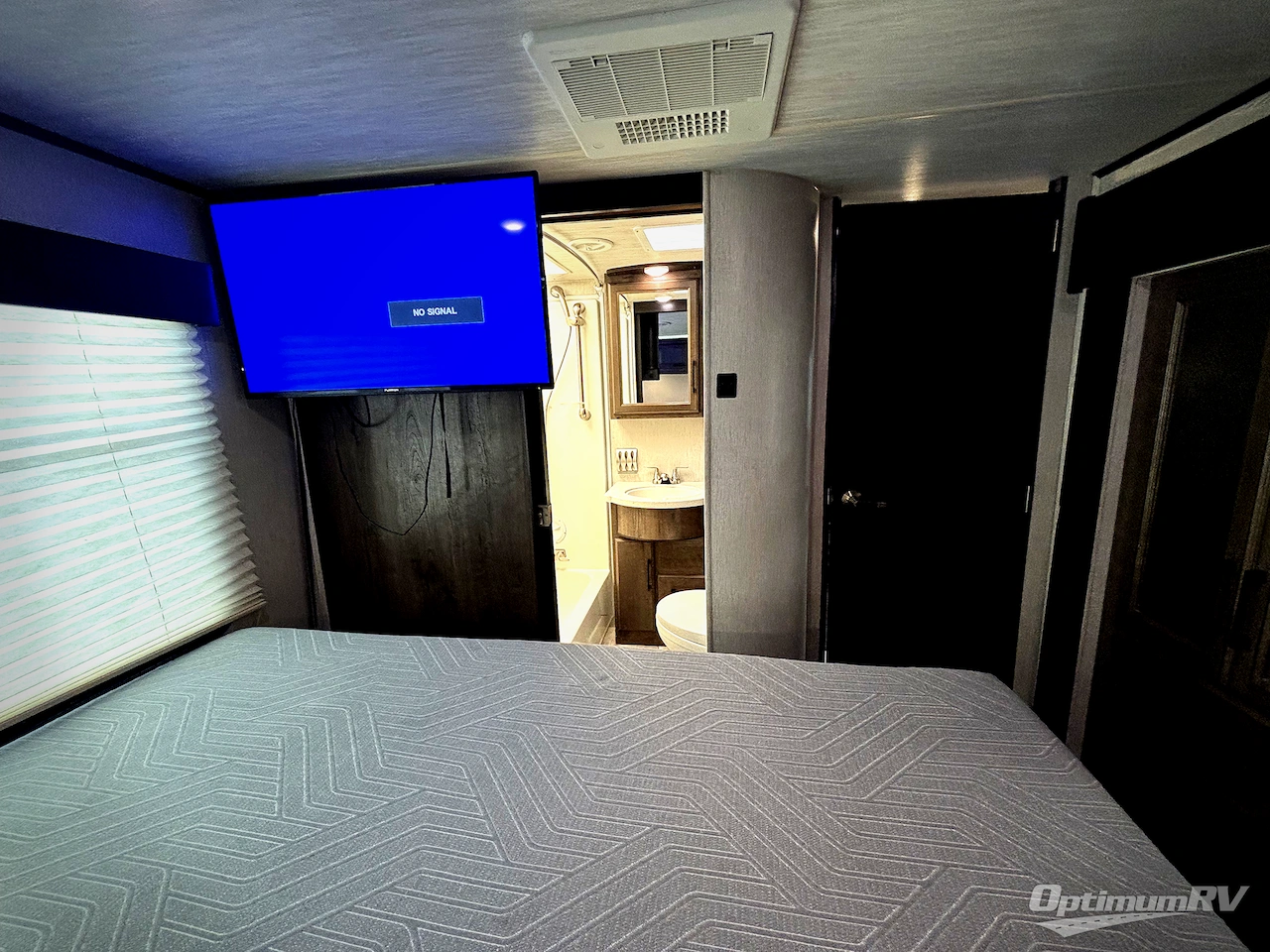 2019 Heartland Cyclone 4101KING Photo 18