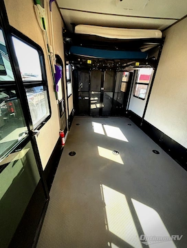 2019 Keystone Raptor 415 RV Photo 4
