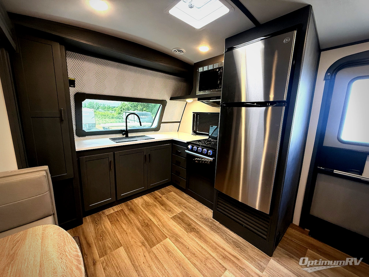 2023 Keystone Premier Ultra Lite 25FKPR Photo 5