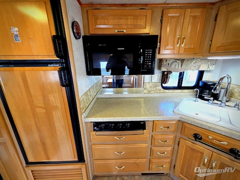 2003 Newmar Kountry Star 3651 RV Photo 4