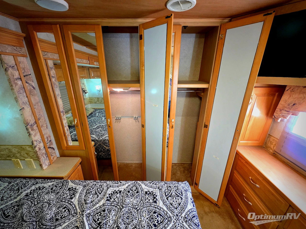 2003 Newmar Kountry Star 3651 Photo 21