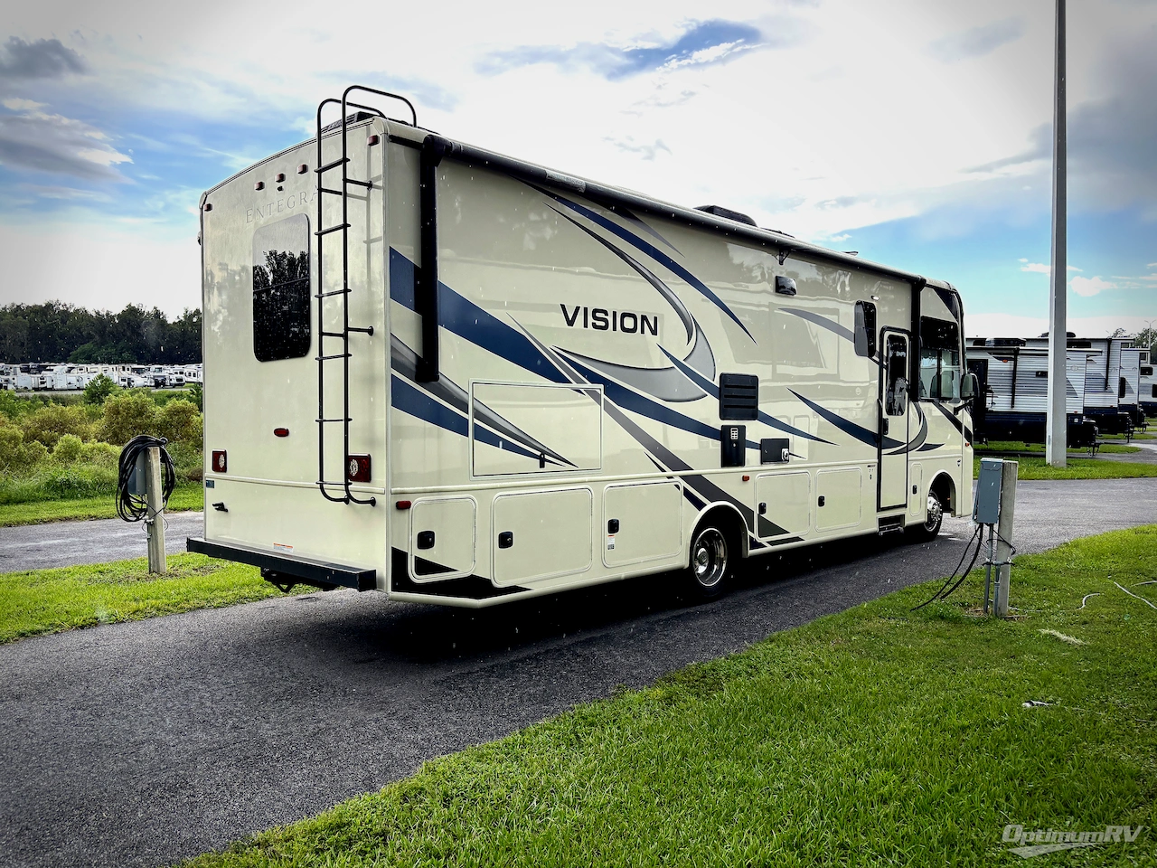 2021 Entegra Vision 31V Photo 2