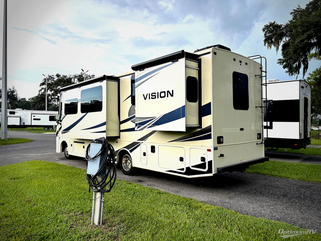 2021 Entegra Vision 31V Photo 3