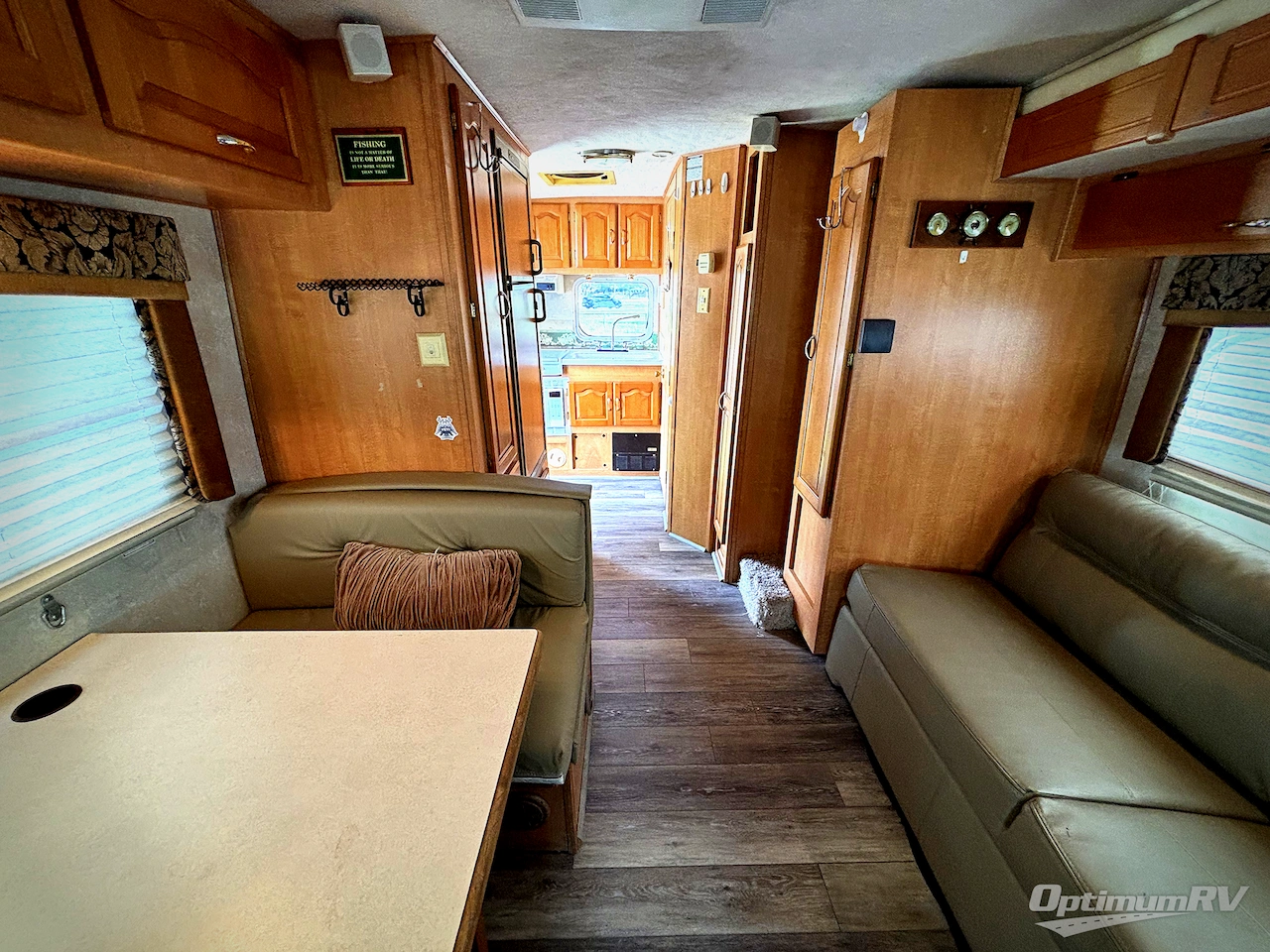 2003 Forest River Lexington 270S Photo 4