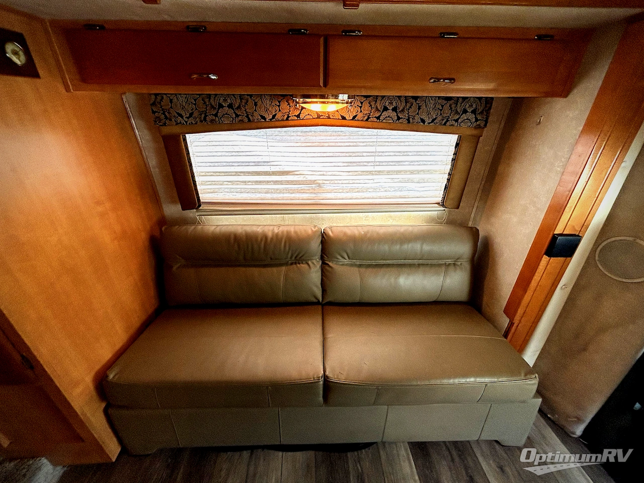 2003 Forest River Lexington 270S Photo 11