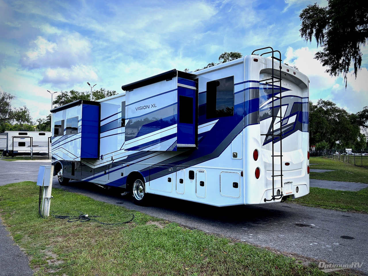 2025 Entegra Vision XL 36C Photo 3