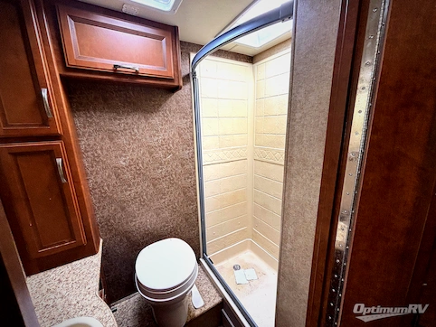 2015 Thor ACE 29.3 RV Photo 3