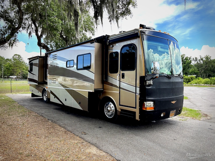 2006 Fleetwood Discovery 39L RV Photo 1