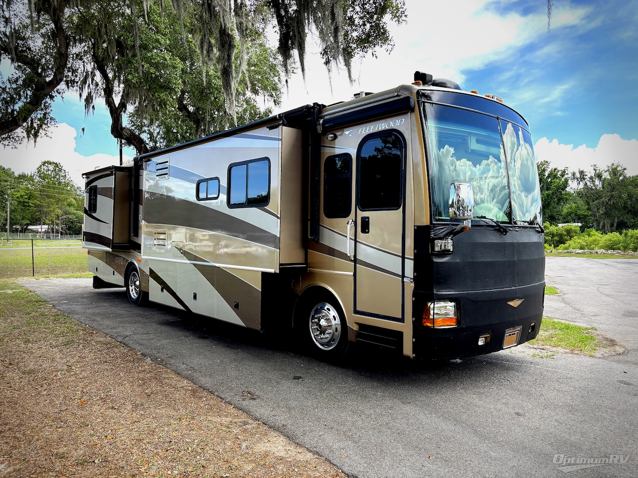 2006 Fleetwood Discovery 39L Photo 1