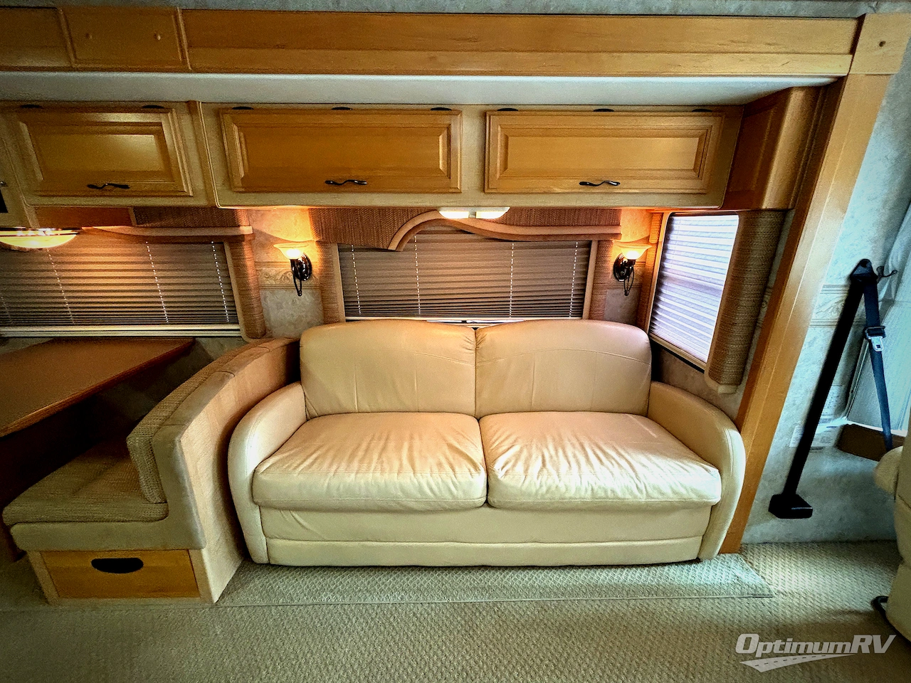 2006 Fleetwood Discovery 39L Photo 13