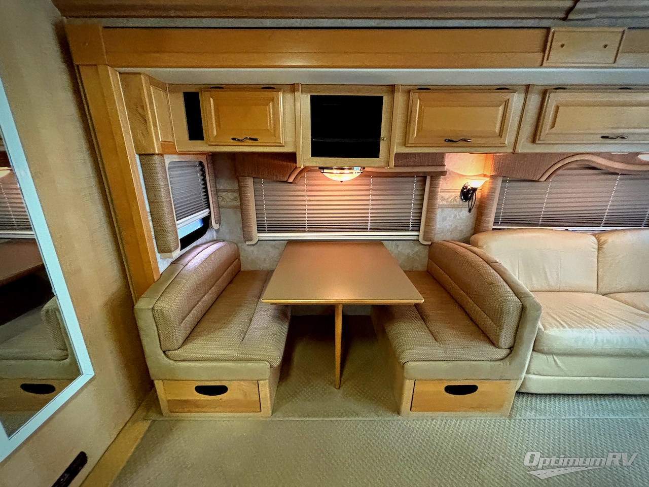 2006 Fleetwood Discovery 39L Photo 14