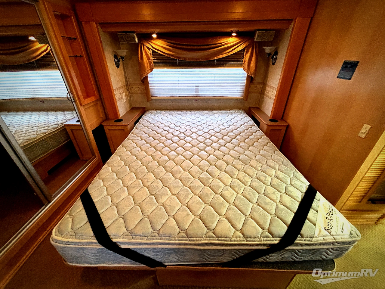 2006 Fleetwood Discovery 39L Photo 22