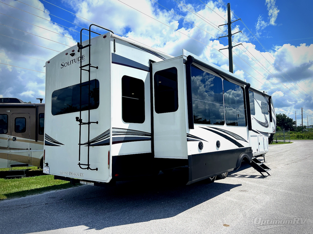 2022 Grand Design Solitude 378MBS Photo 3