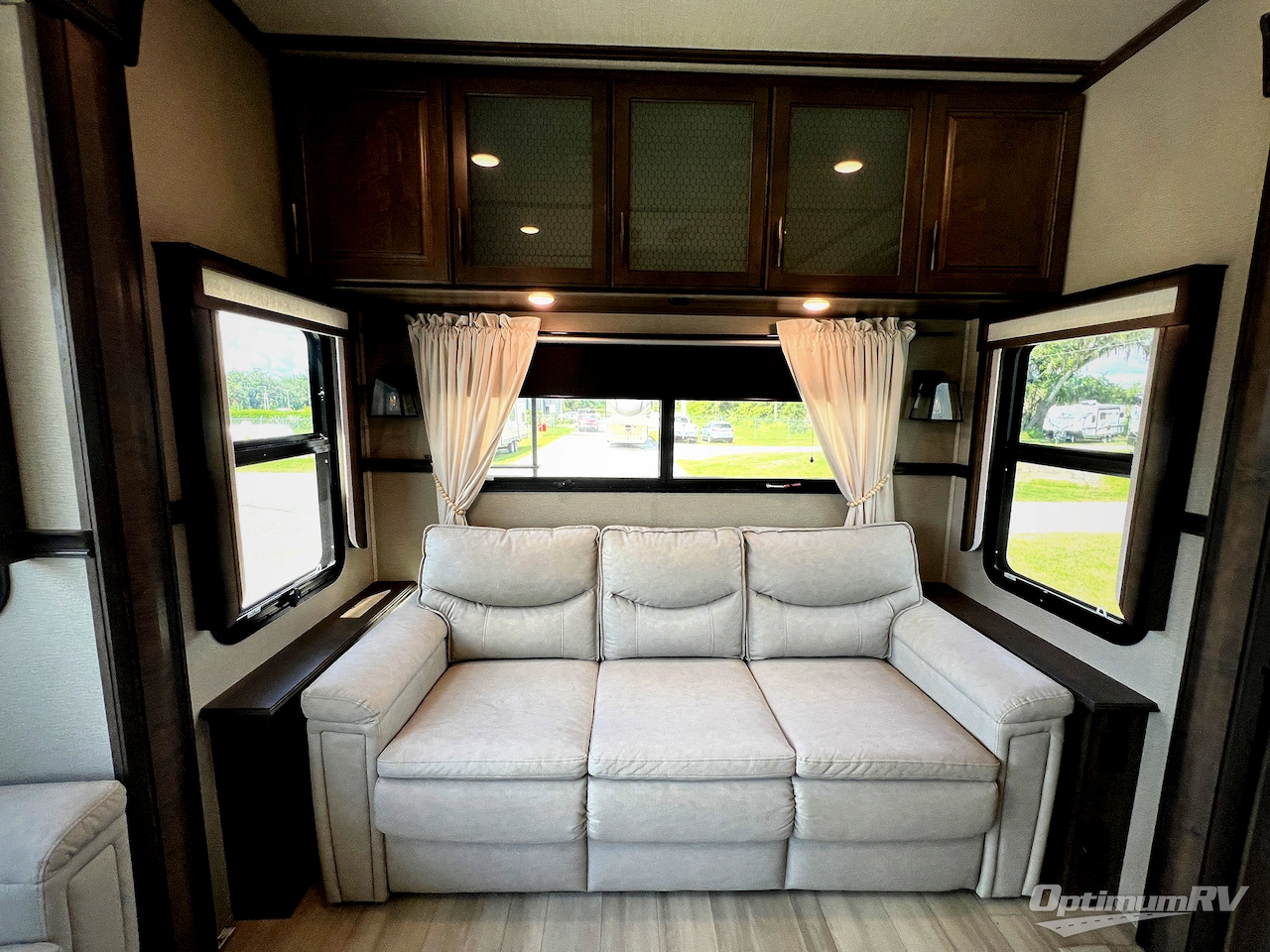 2022 Grand Design Solitude 378MBS Photo 6