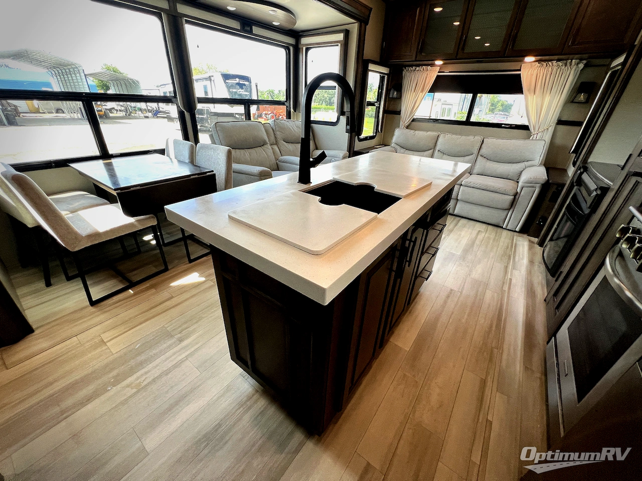 2022 Grand Design Solitude 378MBS Photo 11